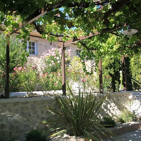 Holiday home Les Terrasses De La Roque-alric *